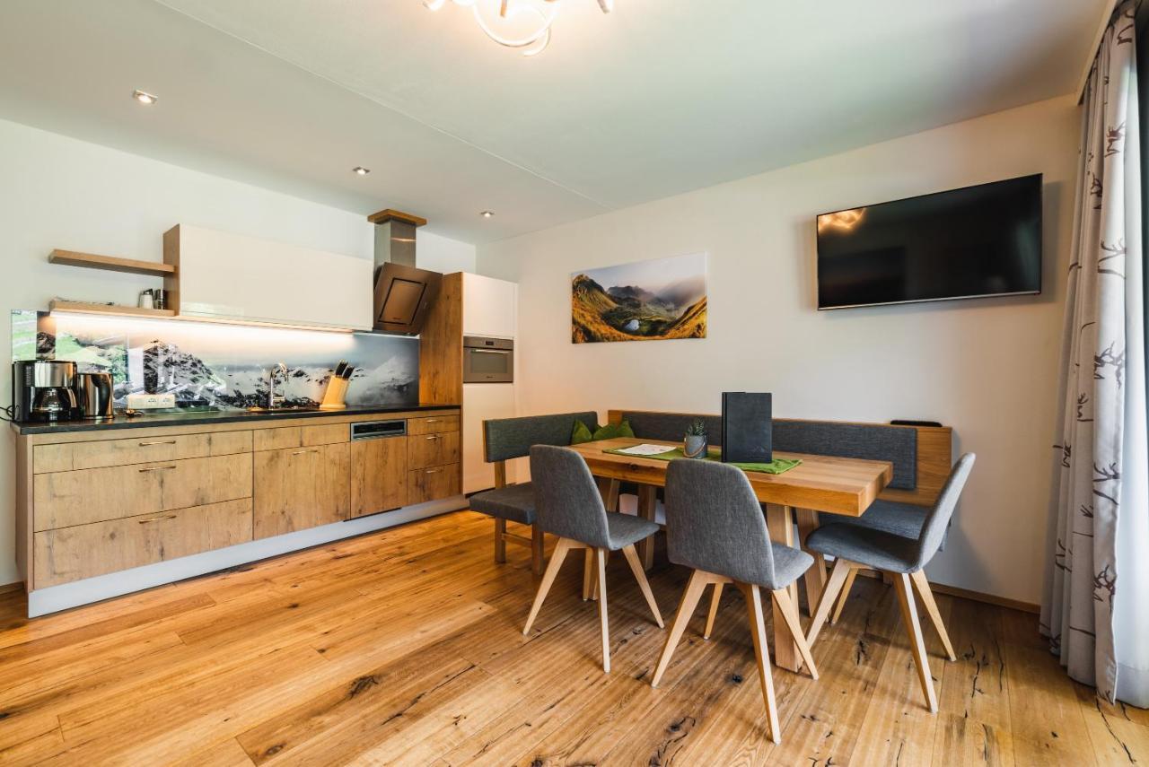 Haus Sabrina - Ferienwohnungen Saalbach-Hinterglemm Exteriör bild