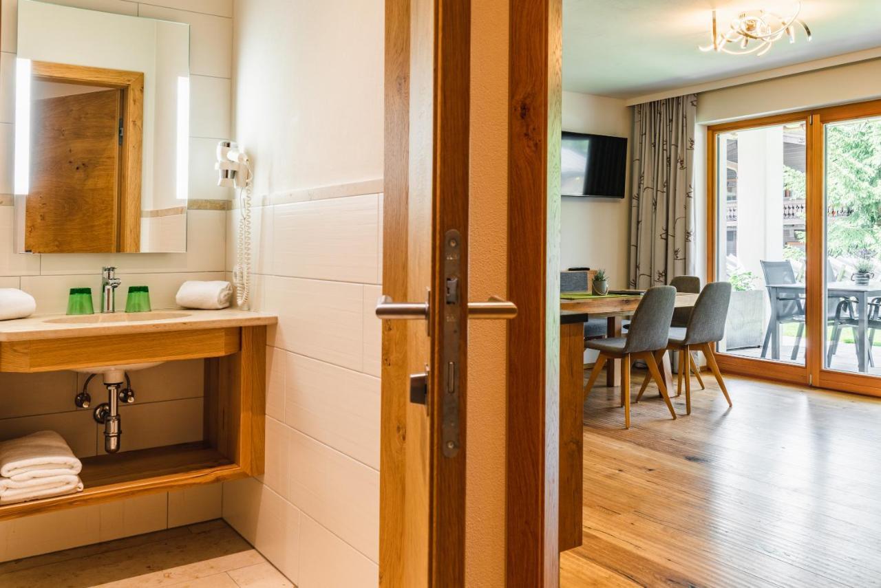 Haus Sabrina - Ferienwohnungen Saalbach-Hinterglemm Exteriör bild